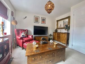 Lounge- click for photo gallery